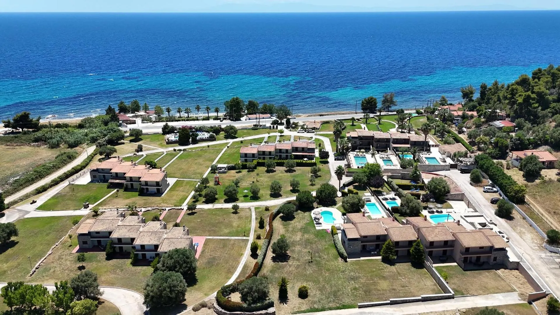 Stigmes Villas & Suites location